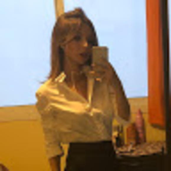 Meet your Posher, Yasmina - Picture 1 of 1